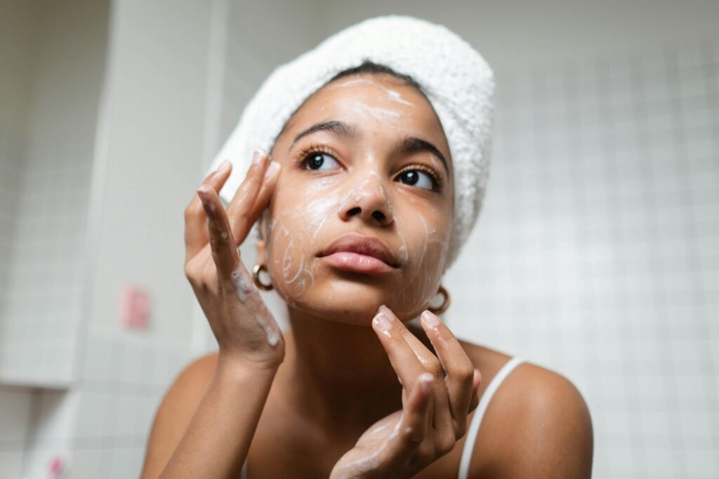 Do You Really Need a Moisturizer If You Have Oily Skin 2 - Giving Skin Do You Really Need a Moisturizer If You Have Oily Skin 2 - Giving Skin